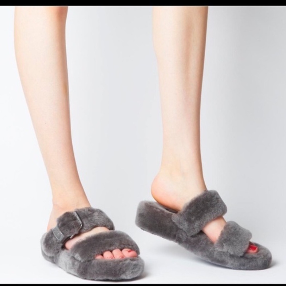 UGG Women’s grey “fuzz yeah” slipper/sandals size 10Us works. Few times slides